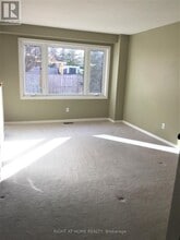 159 Kinross Private in Ottawa, ON - Building Photo - Building Photo