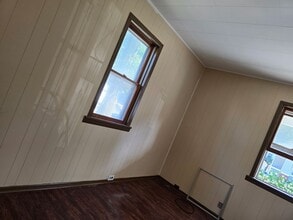 411 N Aurora St in Collinsville, IL - Building Photo - Building Photo