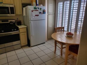2521 Cog Hill Ln in Las Vegas, NV - Building Photo - Building Photo