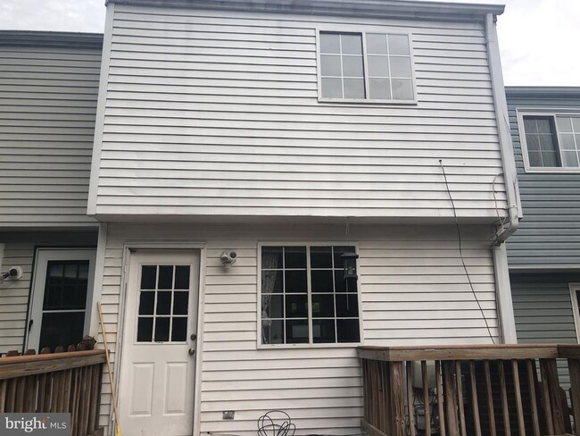 8426 Lazy Creek Ct in Springfield, VA - Building Photo - Building Photo
