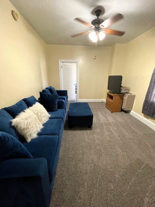 36 N Catherine St-Unit -1 in Middletown, PA - Building Photo