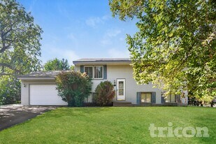 11051 Quebec Ave N in Champlin, MN - Building Photo