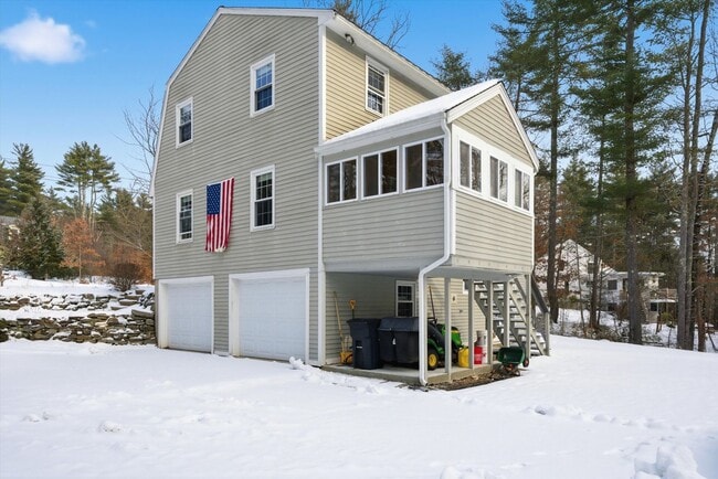 44 Mcquade Brook Rd in Bedford, NH - Building Photo - Building Photo