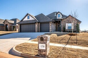 11708 NW 103rd St in Yukon, OK - Building Photo