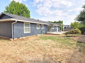 6095 McLeod Ln NE in Keizer, OR - Building Photo - Building Photo