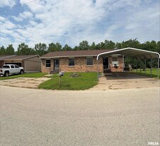 805-807-807 9th St in Colona, IL - Building Photo