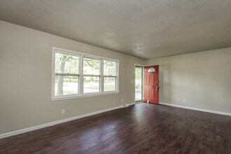 333 Leach Ave in Des Moines, IA - Building Photo - Building Photo