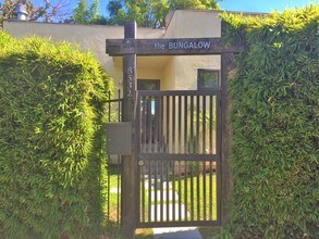 8532 N W Knoll Dr in West Hollywood, CA - Building Photo - Building Photo