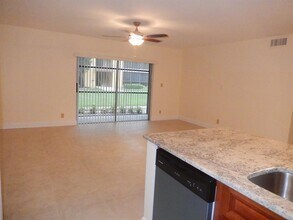 3017 N Oakland Forest Dr, Unit 106 in Oakland Park, FL - Foto de edificio - Building Photo