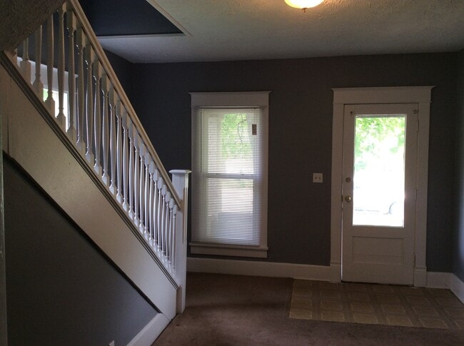 property at 943 W 34th St