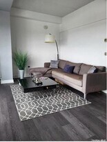 1 Landmark Sq in Port Chester, NY - Building Photo