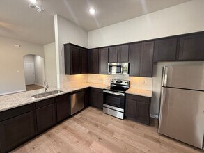436-438 Emma Dr in New Braunfels, TX - Building Photo - Building Photo