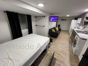 116 Cumberland Ct in Pikeville, KY - Building Photo - Building Photo