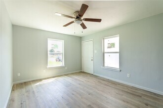 1020 5th Ave N in Texas City, TX - Building Photo - Building Photo