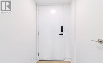 225 Malta Ave. in Brampton, ON - Building Photo - Building Photo