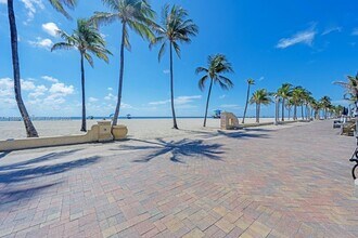 315 Van Buren St in Hollywood, FL - Building Photo - Building Photo