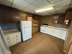 211 E 7th St in Concordia, KS - Building Photo - Building Photo