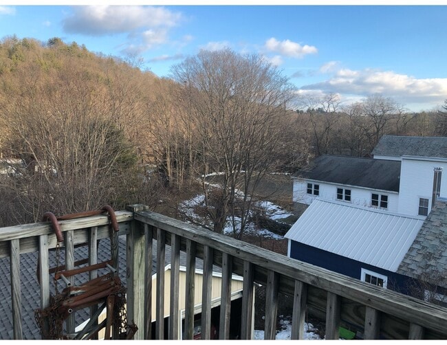 995 Western Ave, Unit 300