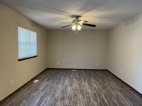 828 Euclid St in Yukon, OK - Building Photo - Building Photo