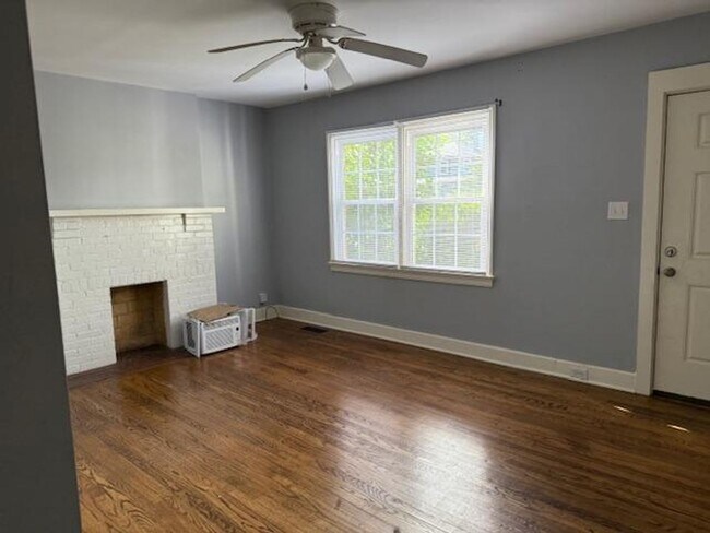 710 W Roanoke Park Dr in Raleigh, NC - Foto de edificio - Building Photo