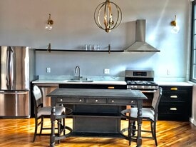 The Remington Bristol in Bristol, TN - Building Photo