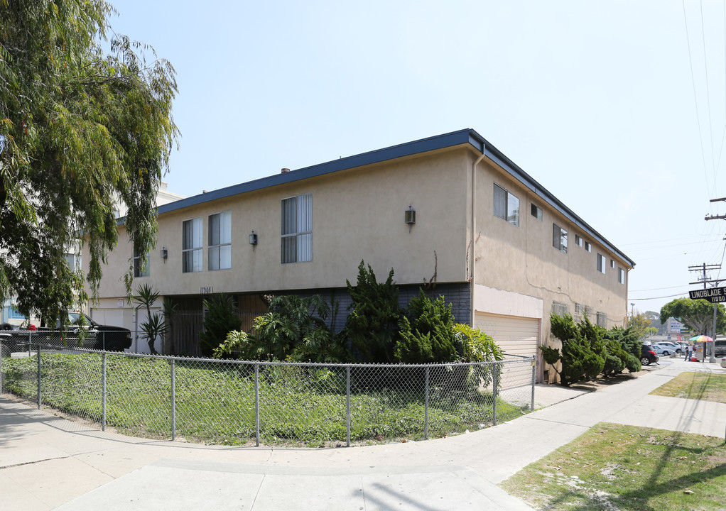 11964 Lindblade Pl in Culver City, CA - Building Photo