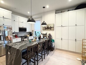 182 Webster St, Unit 2 in Boston, MA - Building Photo - Building Photo