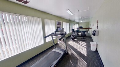 583 N Tustin Ave in Santa Ana, CA - Building Photo - Building Photo