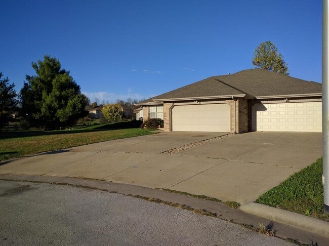 property at 3316 S Leawood Ave