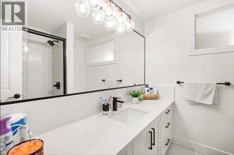 1106 Duthie Ave in Burnaby, BC - Building Photo - Building Photo