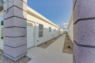 4117 Walnut Ave, Unit 3 in McAllen, TX - Foto de edificio - Building Photo