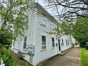 79 Pascoag Main St-Unit -2E in North Kingstown, RI - Building Photo - Building Photo