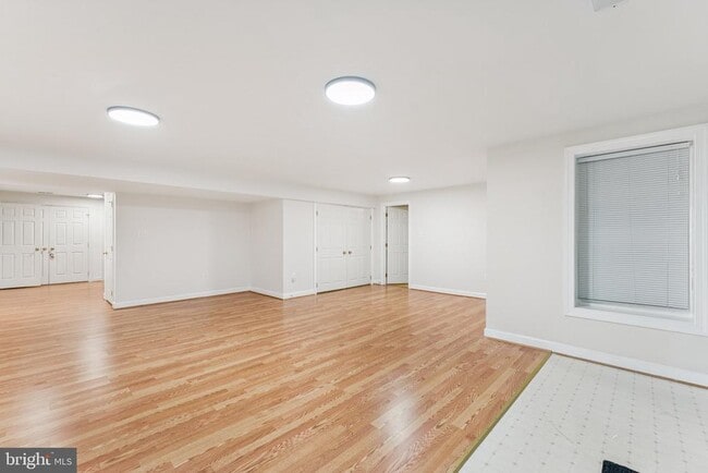 12891 Crouch Dr in Fairfax, VA - Building Photo - Building Photo