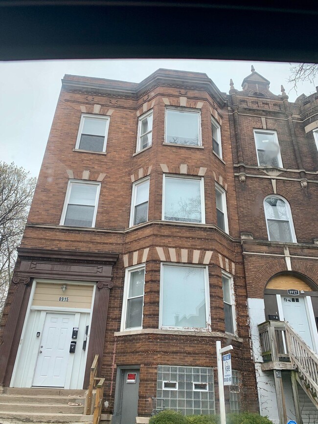 8915 S Exchange Ave, Unit 3
