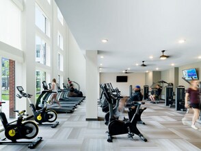 225 Chosin Few Wy in Bayonne, NJ - Building Photo - Building Photo