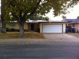 237 N Santa Rita St in Los Banos, CA - Building Photo