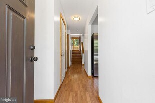 172 Stirling Ct in West Chester, PA - Building Photo