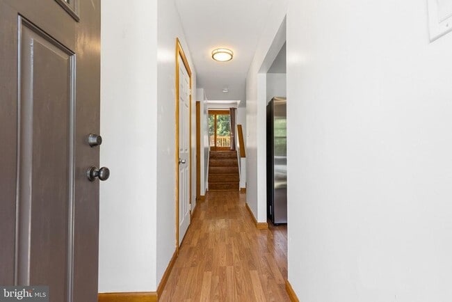 property at 172 Stirling Ct