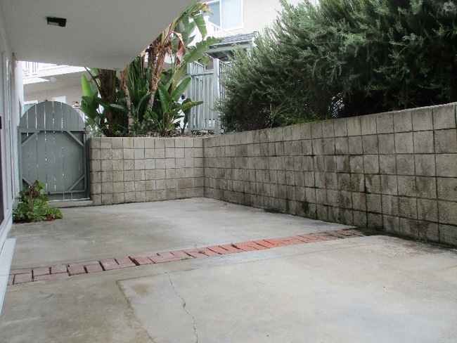 112 Avenida Pelayo in San Clemente, CA - Building Photo - Building Photo