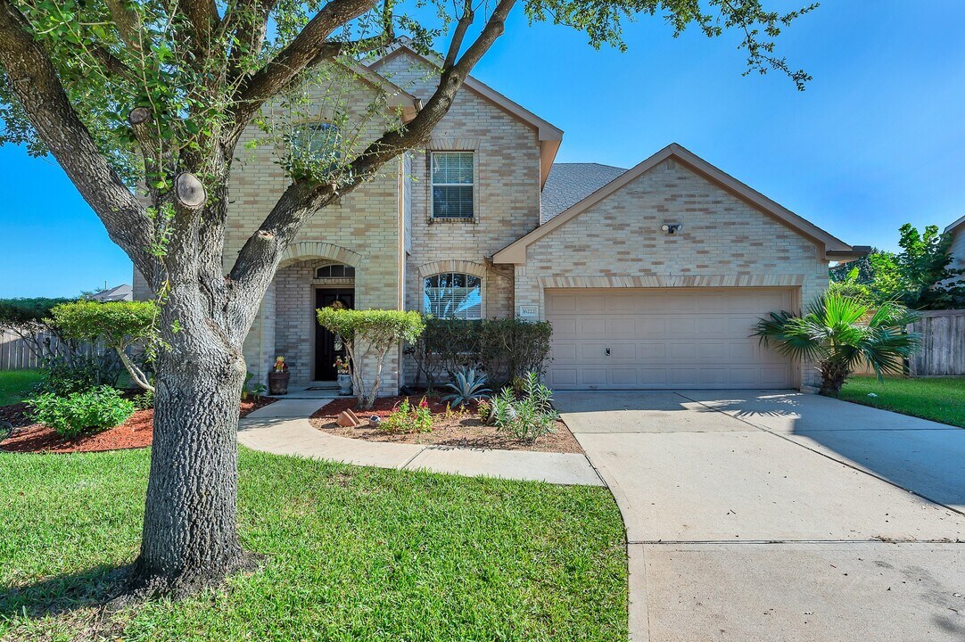 16222 Wilmington Park Ln in Houston, TX - Building Photo