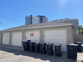 Hollywood Way in Burbank, CA - Building Photo - Building Photo