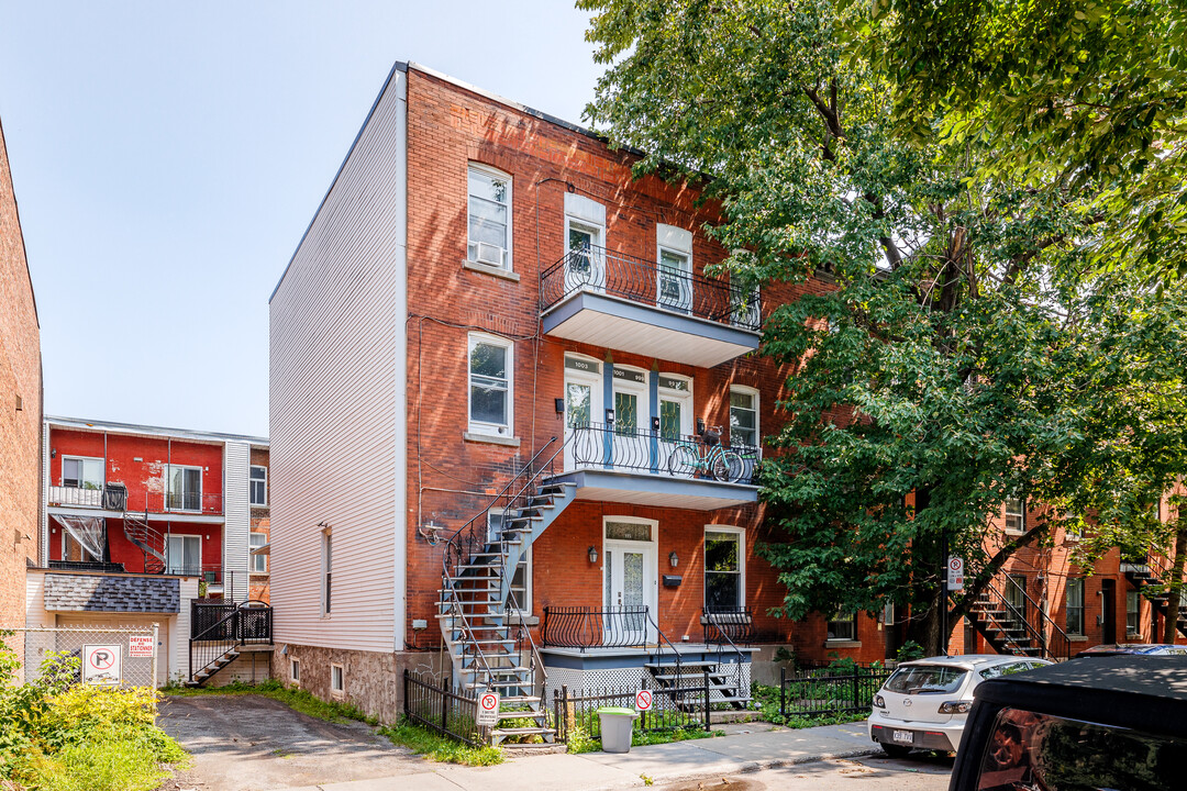 995 Saint-Philippe Rue in Montréal, QC - Building Photo