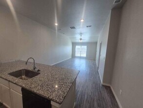 2102 N Avenue J in Lubbock, TX - Building Photo - Building Photo