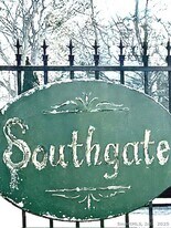 25 Old Turnpike Rd in Southington, CT - Building Photo