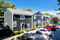 Roanoke Townhomes in Kansas City, MO - Building Photo - Building Photo