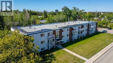 9807-9108 108 Ave in Grande Prairie, AB - Building Photo - Building Photo