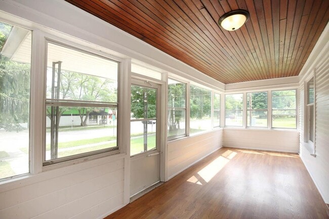 5 Valley Ave NW in Grand Rapids, MI - Building Photo - Building Photo