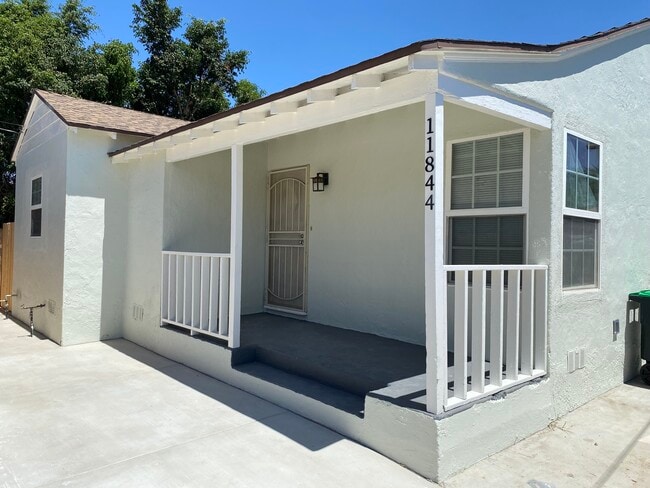 property at 11844 S Esplanade St