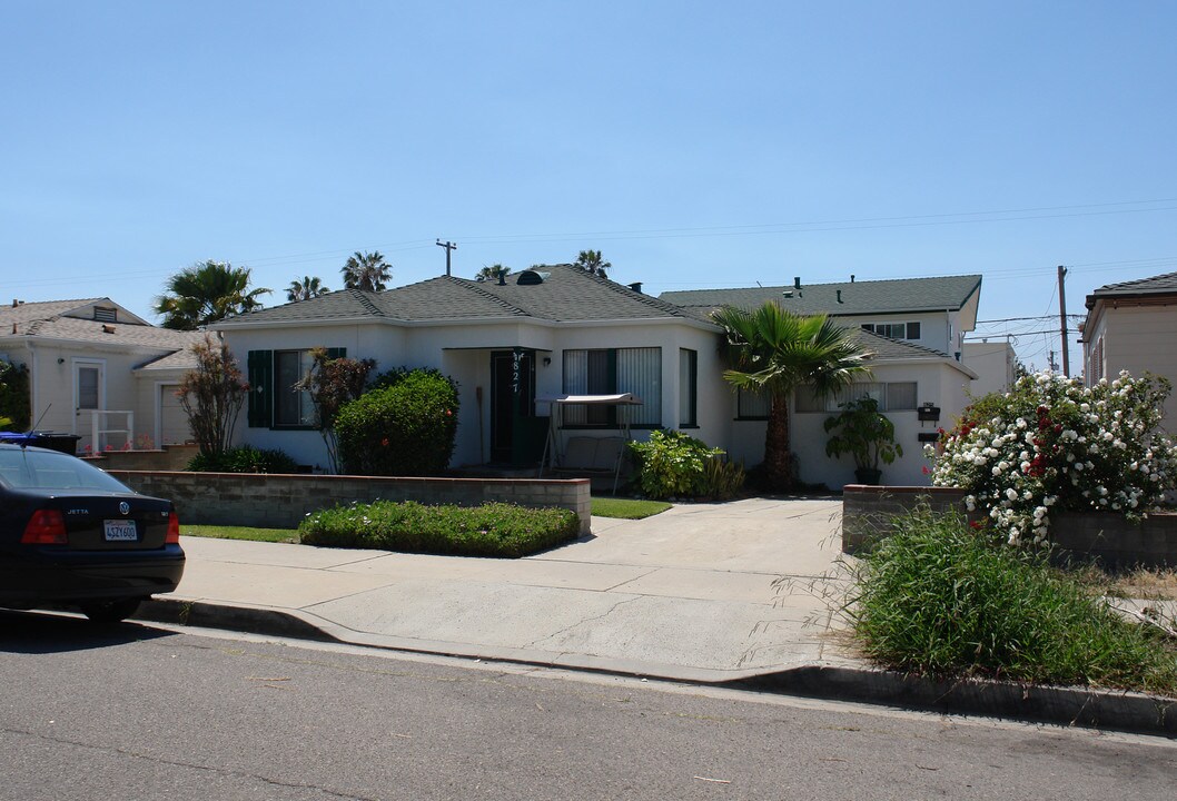 827 Tourmaline St in San Diego, CA - Building Photo