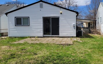 27460 Bohnhoff St in Roseville, MI - Foto de edificio - Building Photo